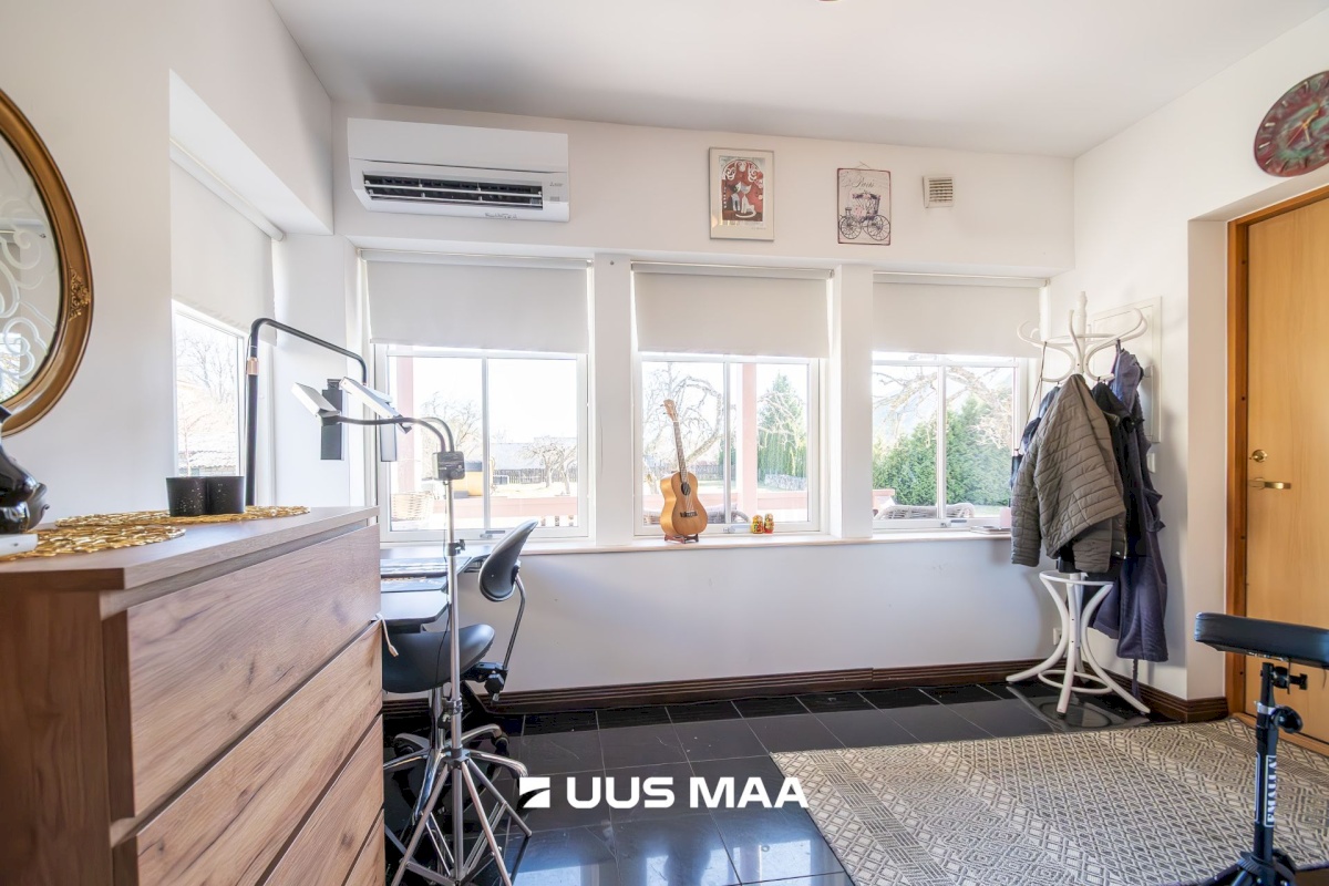 Saaremaa vald, Kuressaare linn, Pärna 14