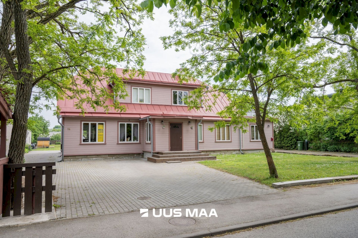 Saaremaa vald, Kuressaare linn, Pärna 14