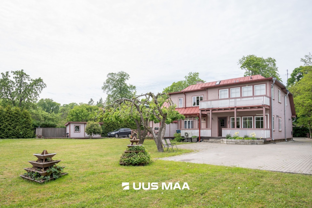 Saaremaa vald, Kuressaare linn, Pärna 14