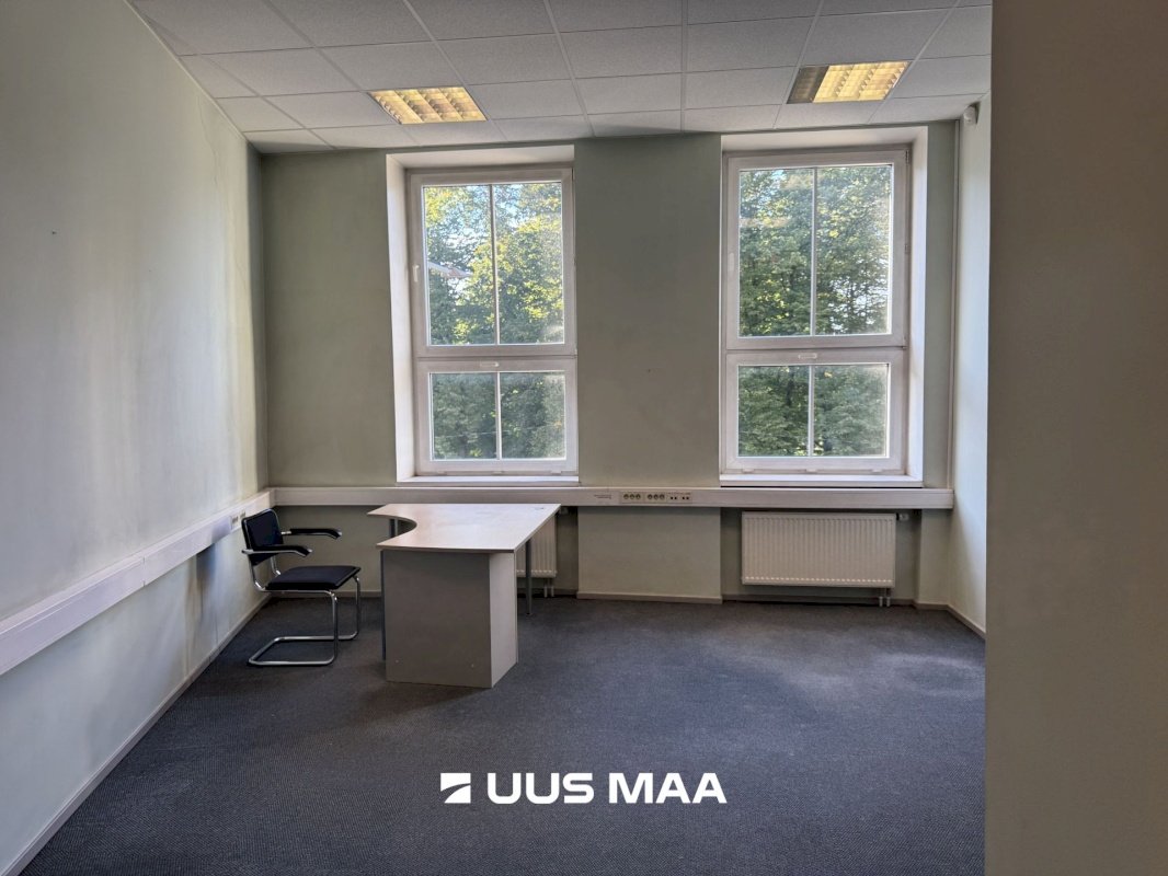 Tallinn, Kesklinna linnaosa, Südalinn, Estonia pst 1