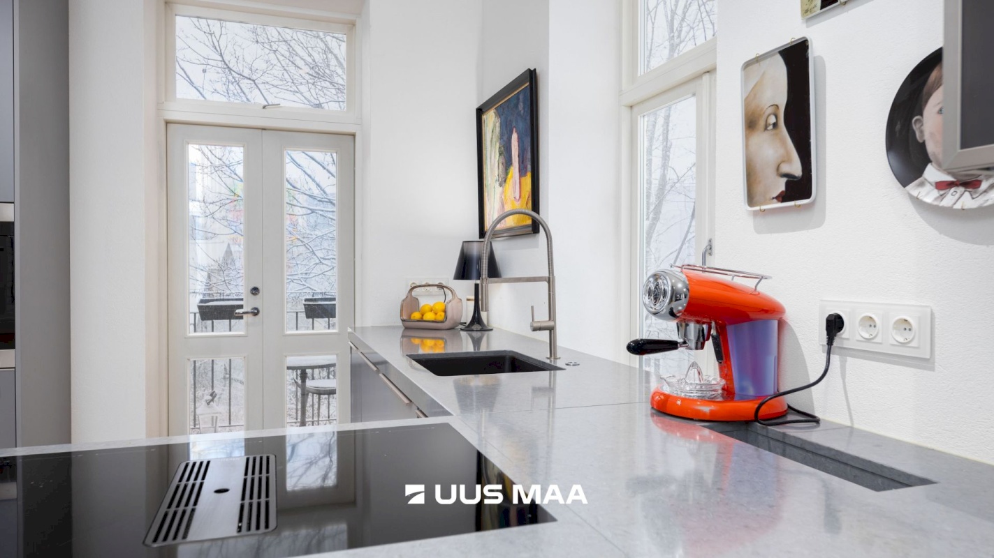 Tallinn, Kesklinna linnaosa, Toom-Kuninga 12