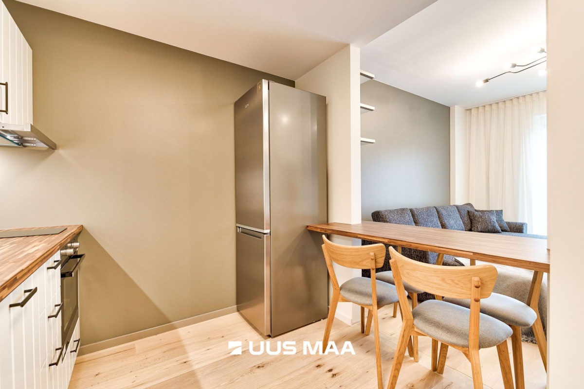 Tallinn, Kesklinna linnaosa, Pärnu mnt 33