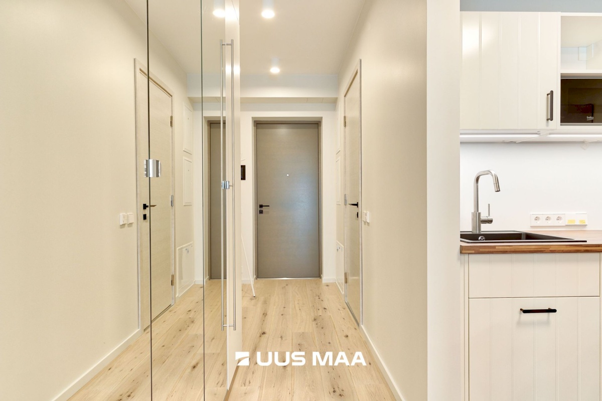 Tallinn, Kesklinna linnaosa, Pärnu mnt 33