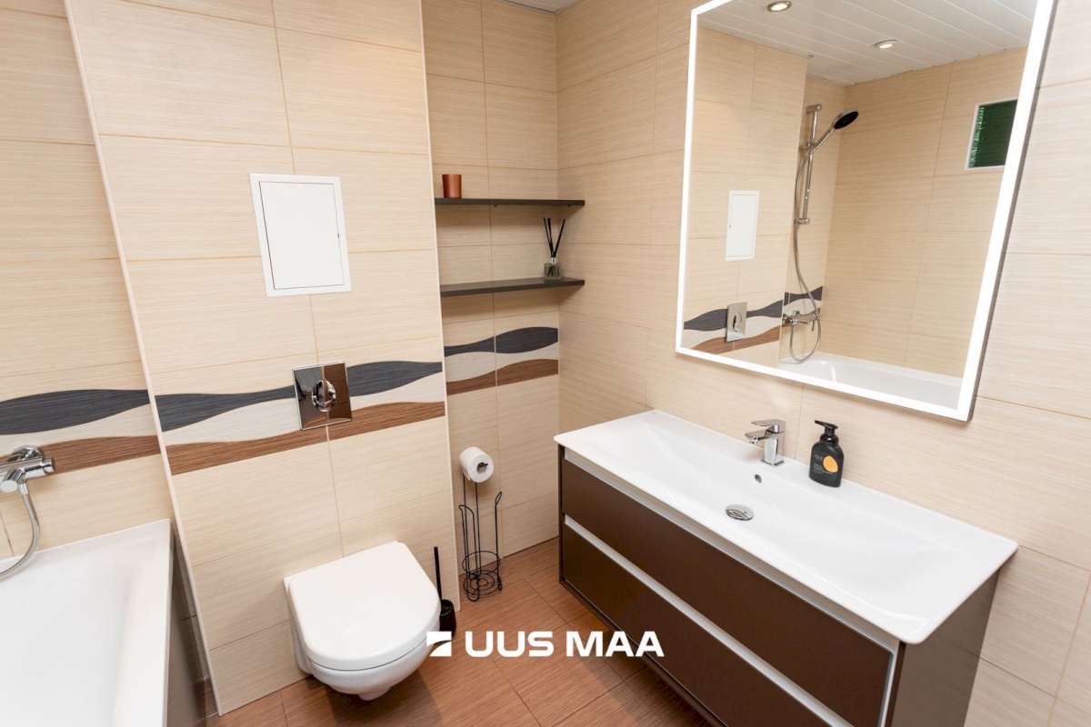 Tallinn, Kesklinna linnaosa, Kadriorg, Liivaoja 4b