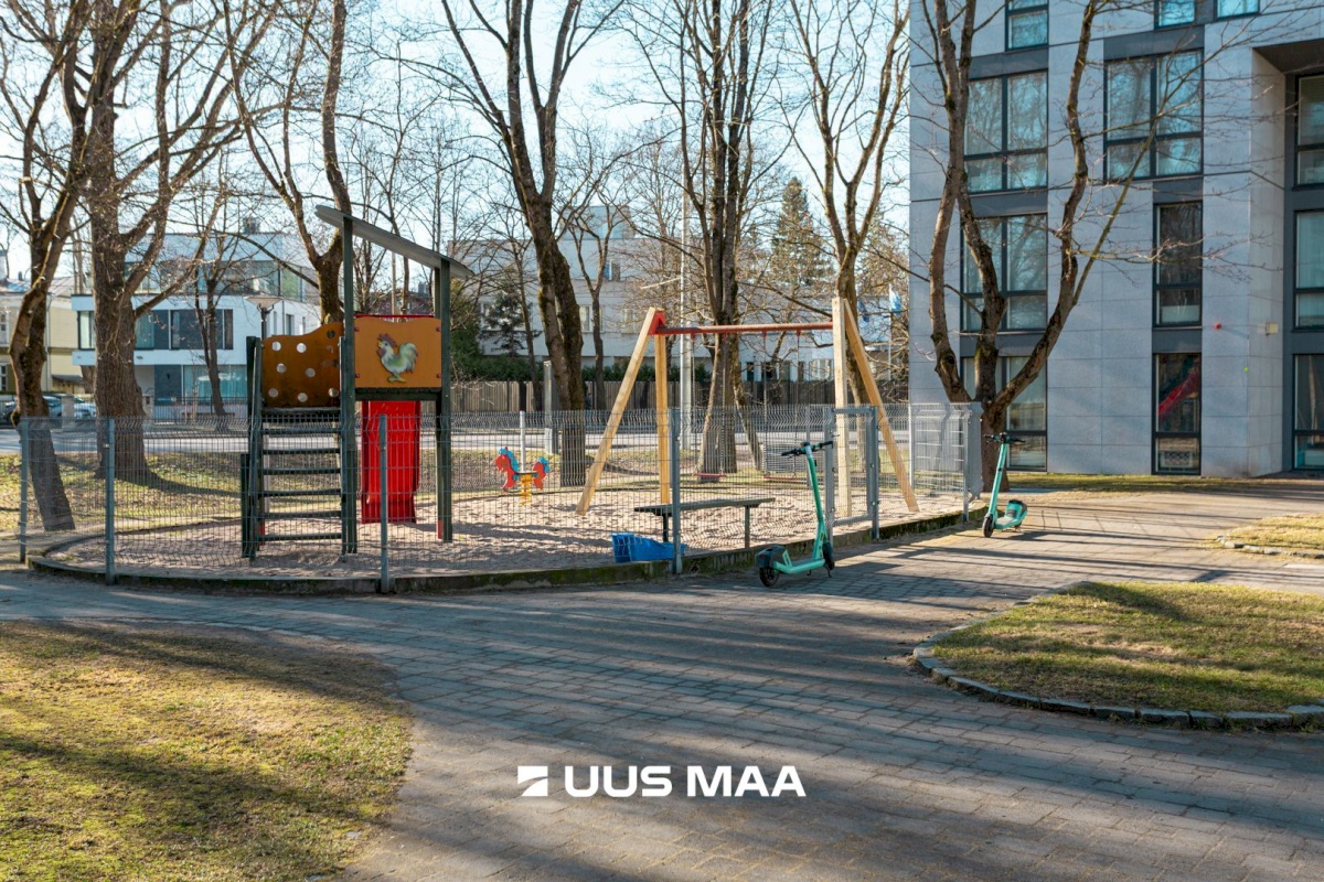 Tallinn, Kesklinna linnaosa, Kadriorg, Liivaoja 4b