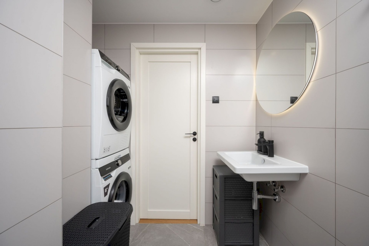 Tallinn, Lasnamäe linnaosa, Ülemiste, Tuletorni 14