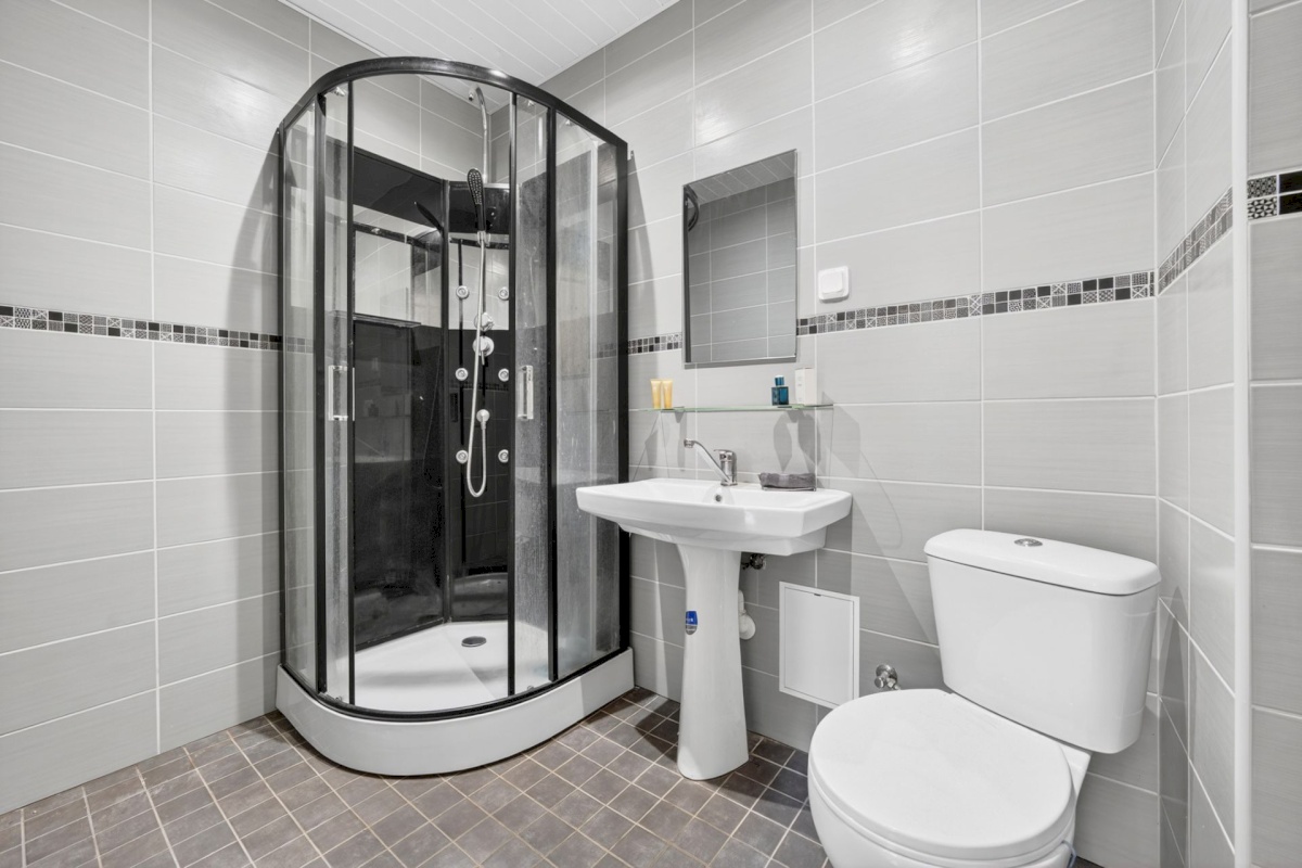 Tallinn, Nõmme linnaosa, Pääsküla, Vabaduse pst 201