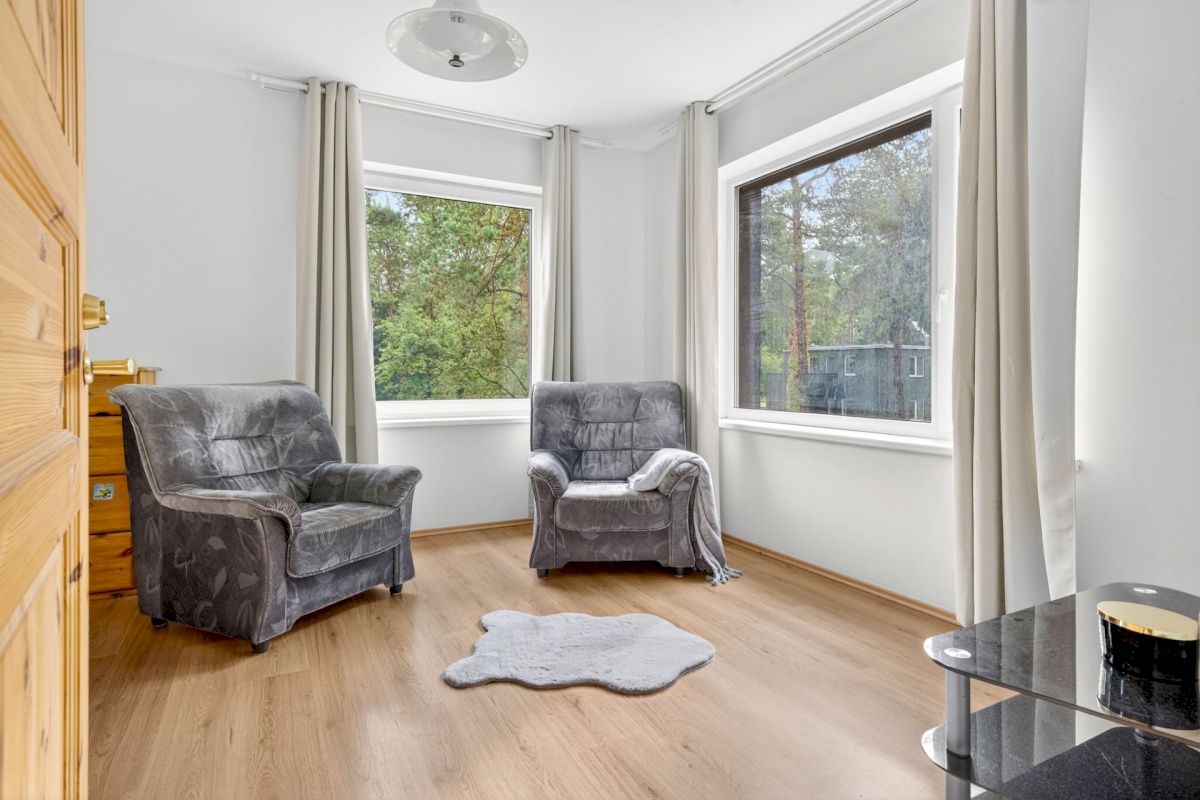 Tallinn, Nõmme linnaosa, Pääsküla, Vabaduse pst 201