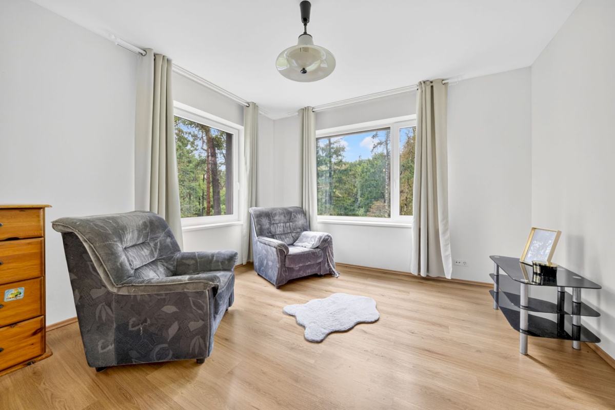 Tallinn, Nõmme linnaosa, Pääsküla, Vabaduse pst 201