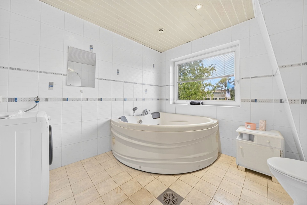 Tallinn, Nõmme linnaosa, Pääsküla, Vabaduse pst 201