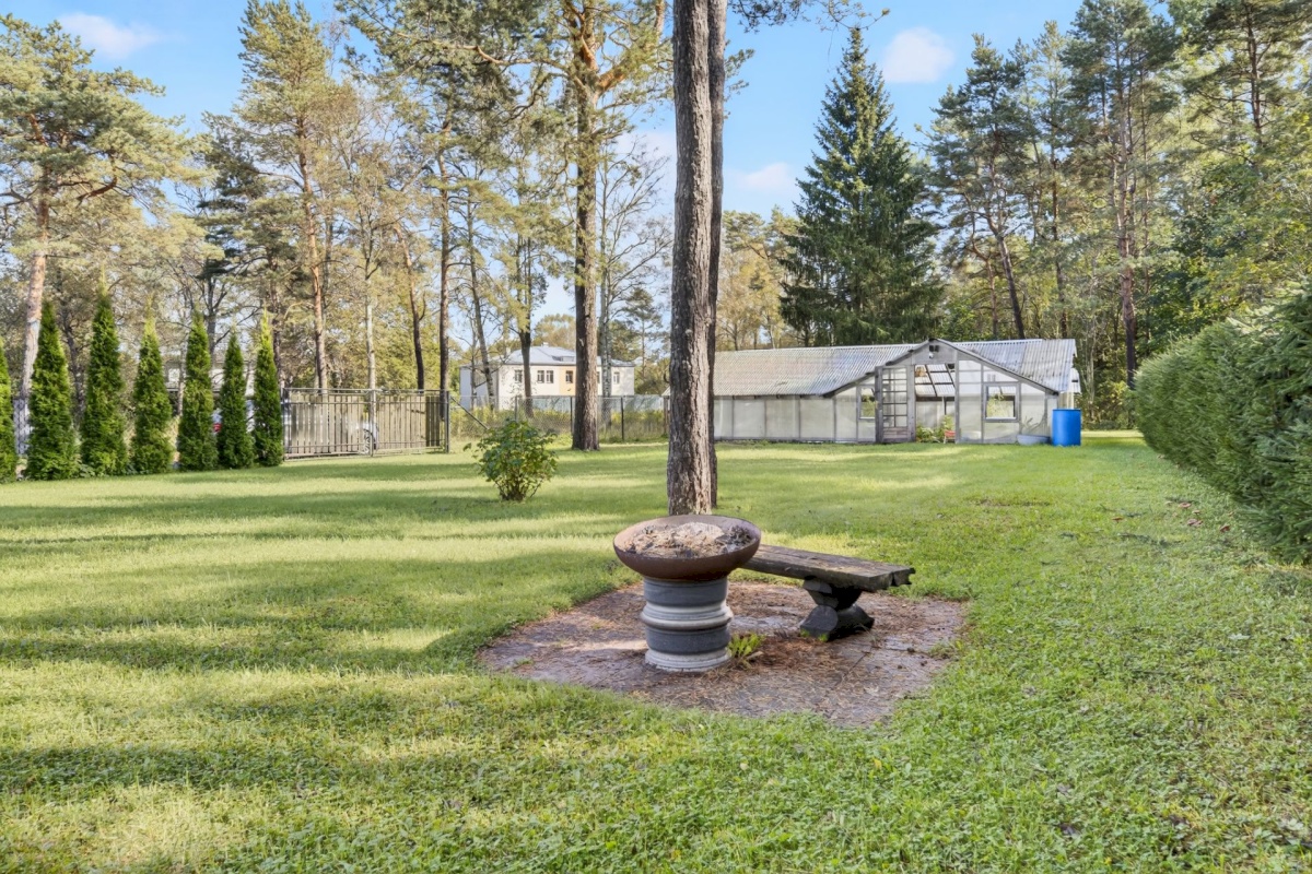 Tallinn, Nõmme linnaosa, Pääsküla, Vabaduse pst 201