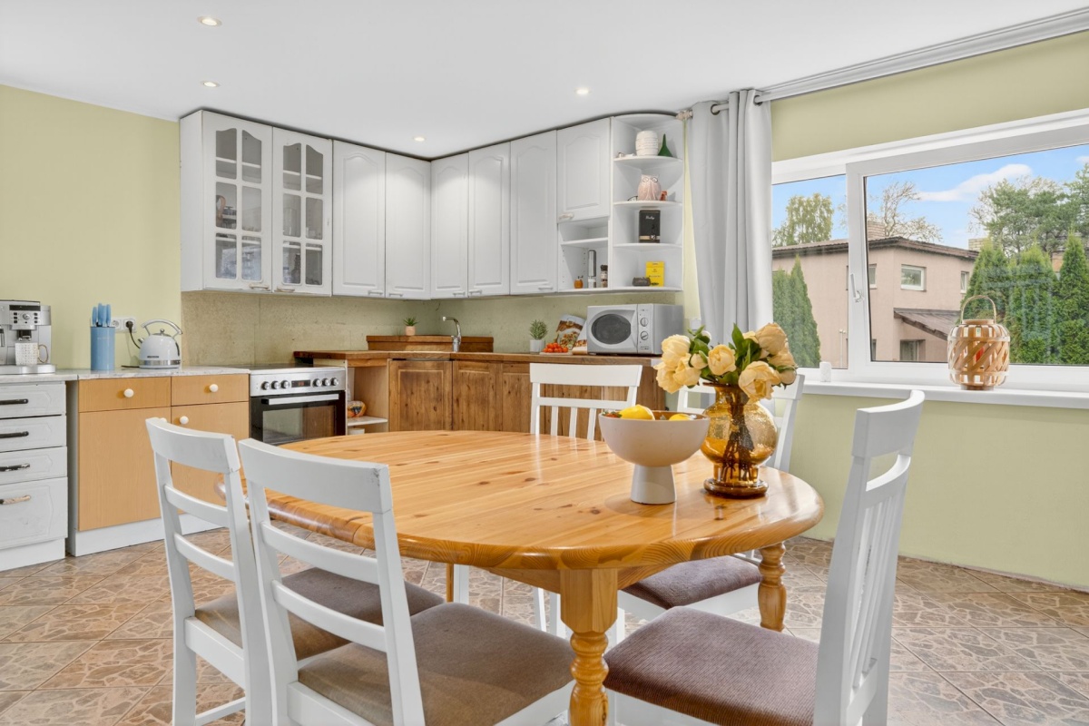 Tallinn, Nõmme linnaosa, Pääsküla, Vabaduse pst 201