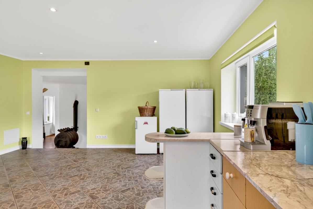 Tallinn, Nõmme linnaosa, Pääsküla, Vabaduse pst 201