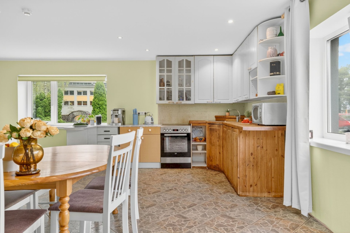 Tallinn, Nõmme linnaosa, Pääsküla, Vabaduse pst 201