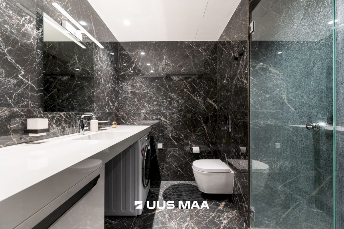 Tallinn, Kesklinna linnaosa, Südalinn, Pärnu mnt 33