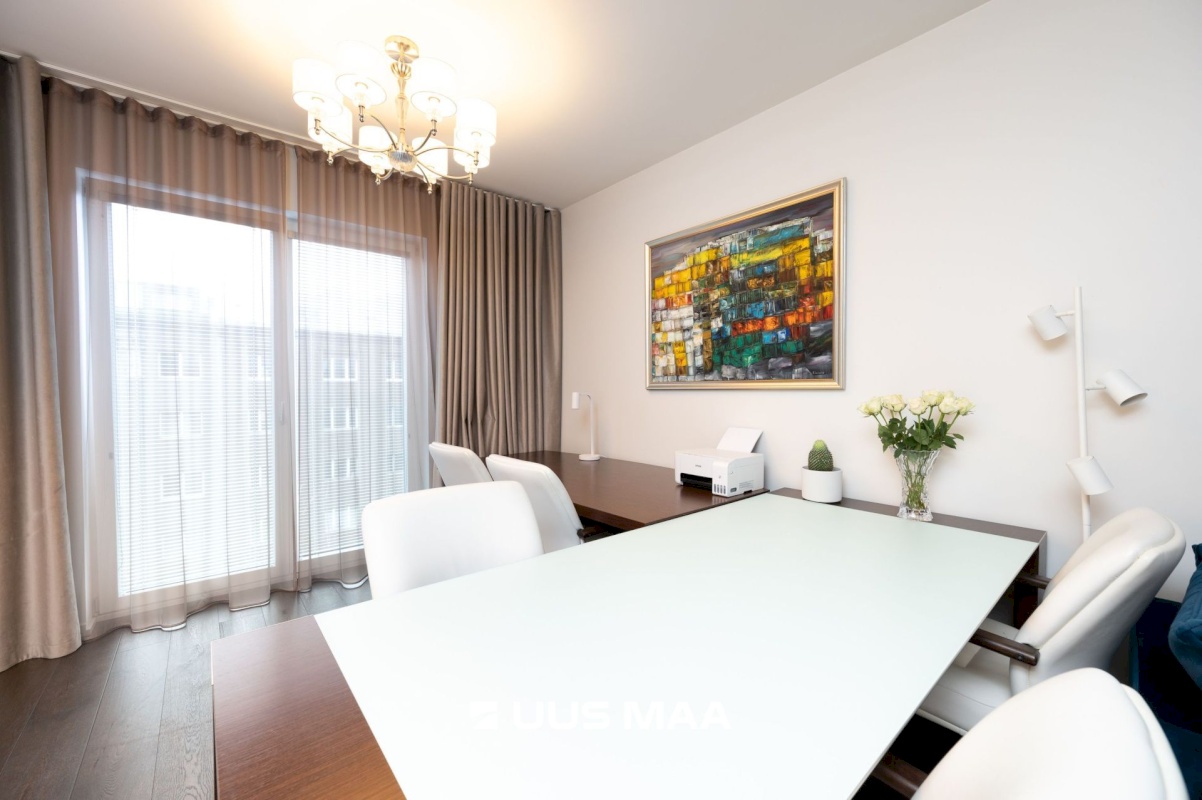 Tallinn, Kesklinna linnaosa, Südalinn, Pärnu mnt 33