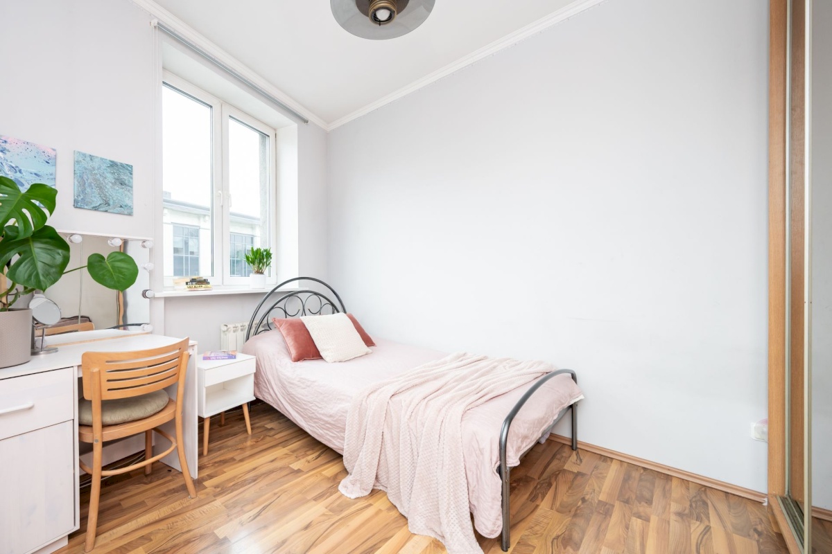 Tallinn, Kesklinna linnaosa, Raua, Narva mnt 14