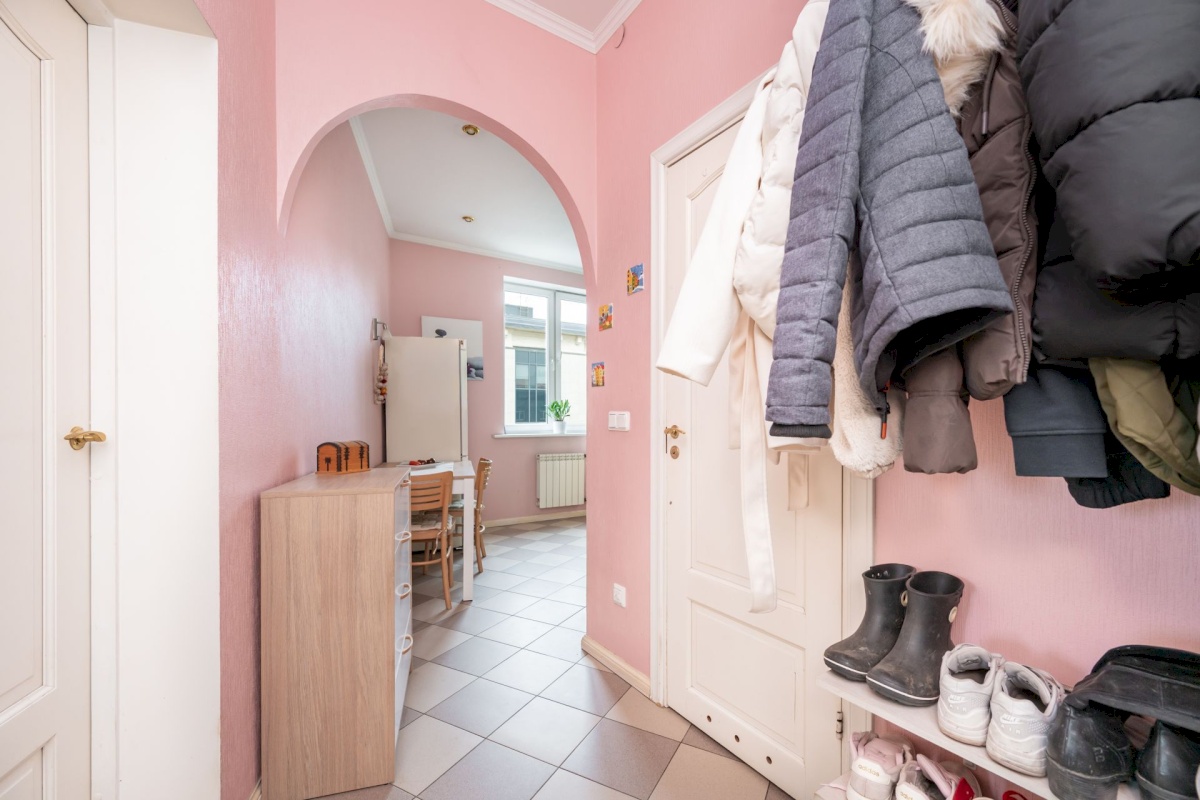 Tallinn, Kesklinna linnaosa, Raua, Narva mnt 14