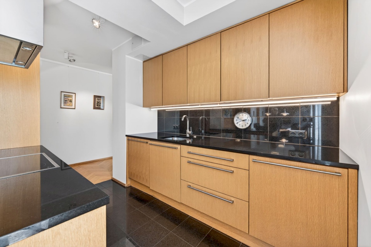 Tallinn, Kesklinna linnaosa, Kadriorg, Liivaoja 6