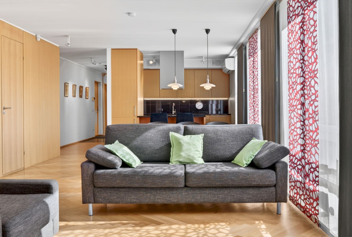 Tallinn, Kesklinna linnaosa, Kadriorg, Liivaoja 6