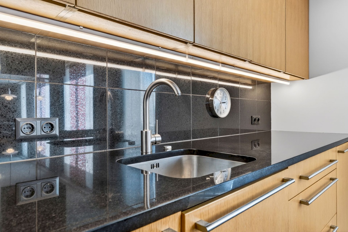 Tallinn, Kesklinna linnaosa, Kadriorg, Liivaoja 6