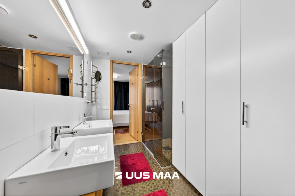 Tallinn, Kesklinna linnaosa, Kadriorg, Liivaoja 6