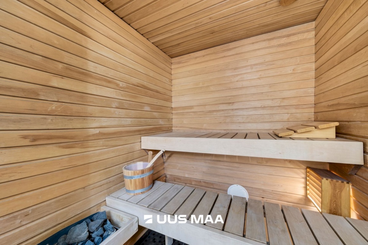 Tallinn, Kesklinna linnaosa, Kadriorg, Liivaoja 6