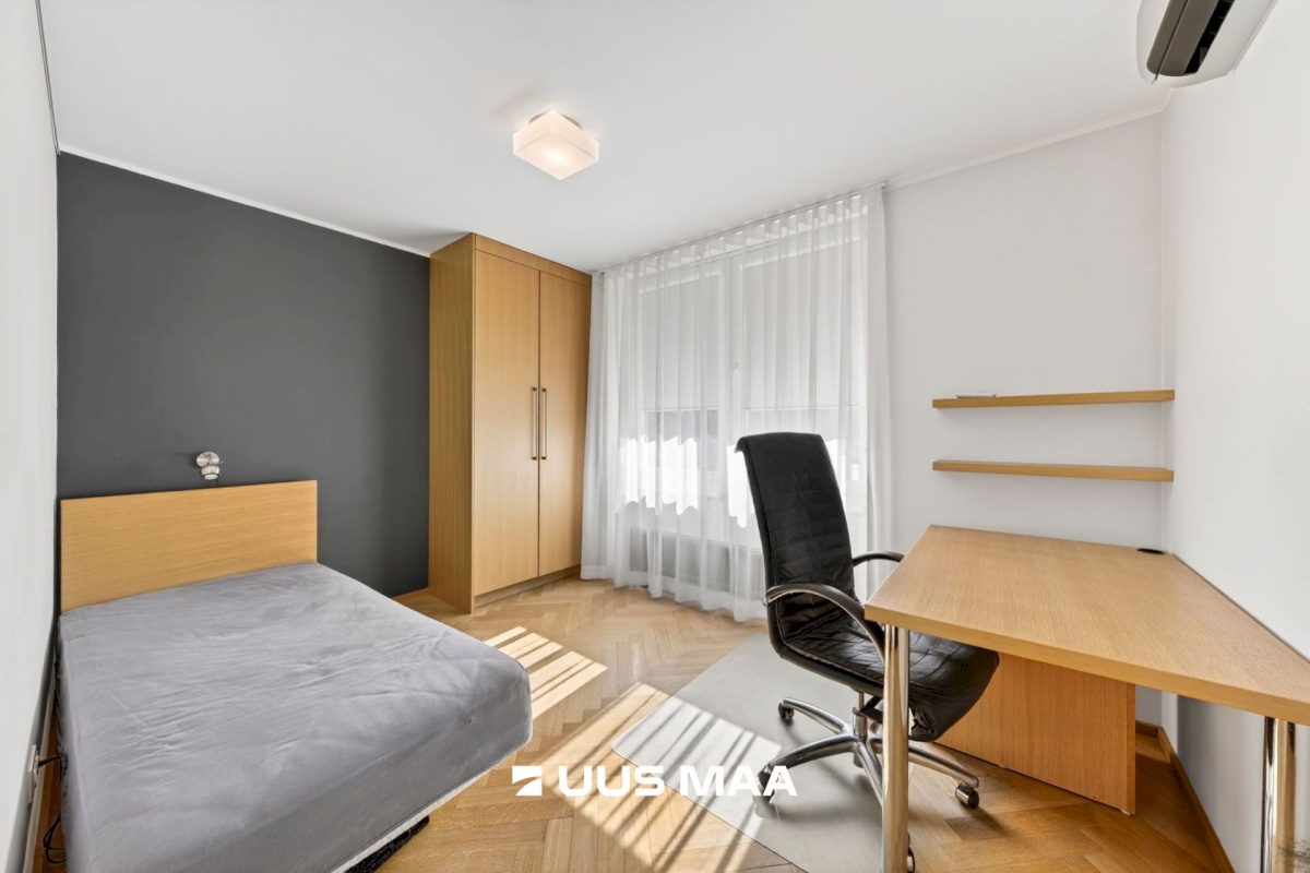 Tallinn, Kesklinna linnaosa, Kadriorg, Liivaoja 6