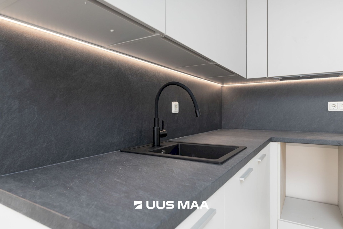 Tallinn, Mustamäe linnaosa, Kadaka, Kadaka pst 169b