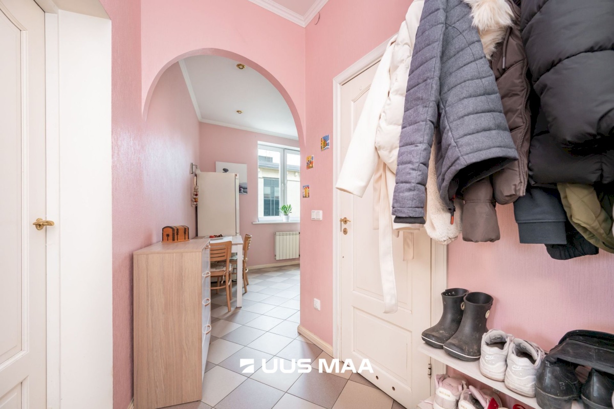 Tallinn, Kesklinna linnaosa, Raua, Narva mnt 14