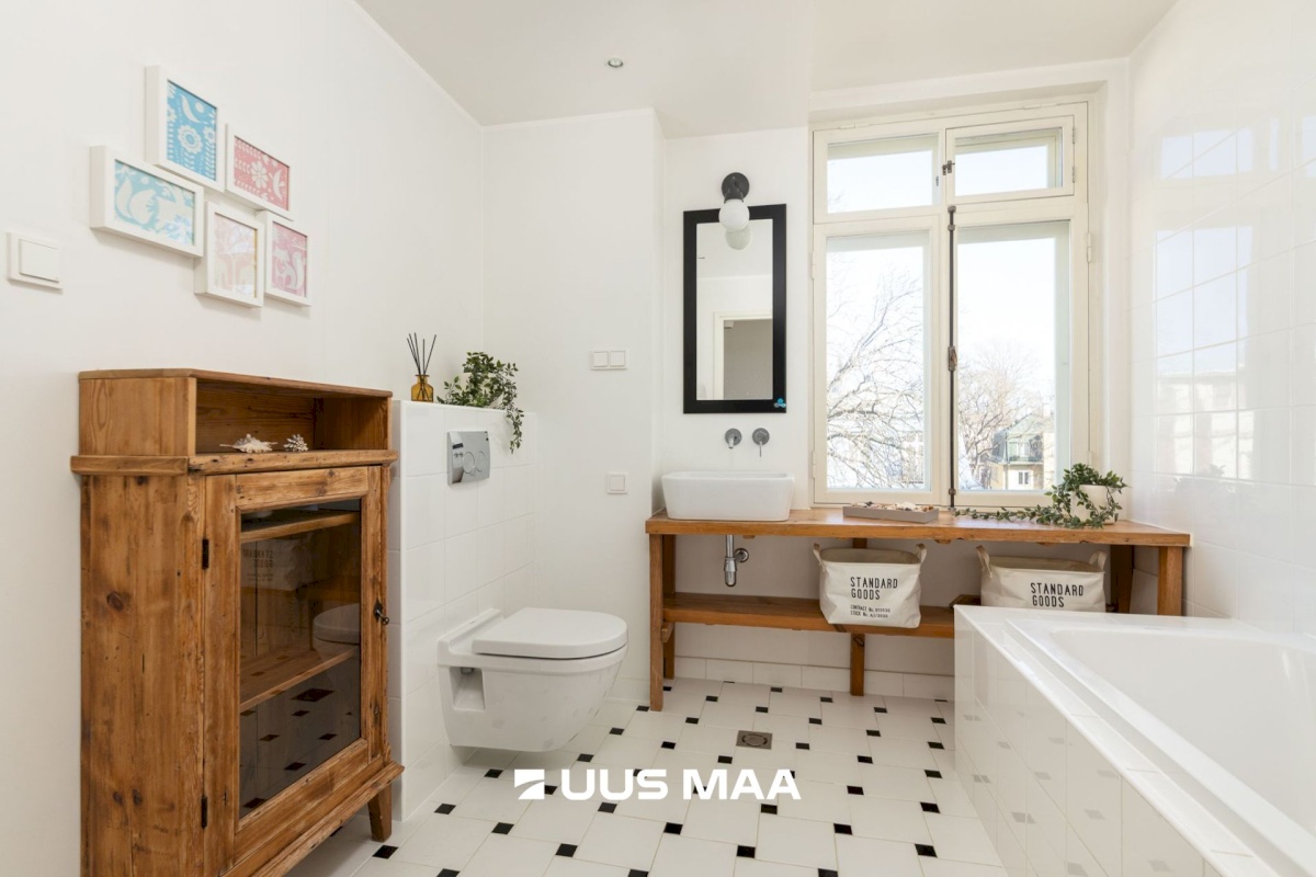 Tallinn, Kesklinna linnaosa, Kadriorg, F.J. Wiedemanni 11