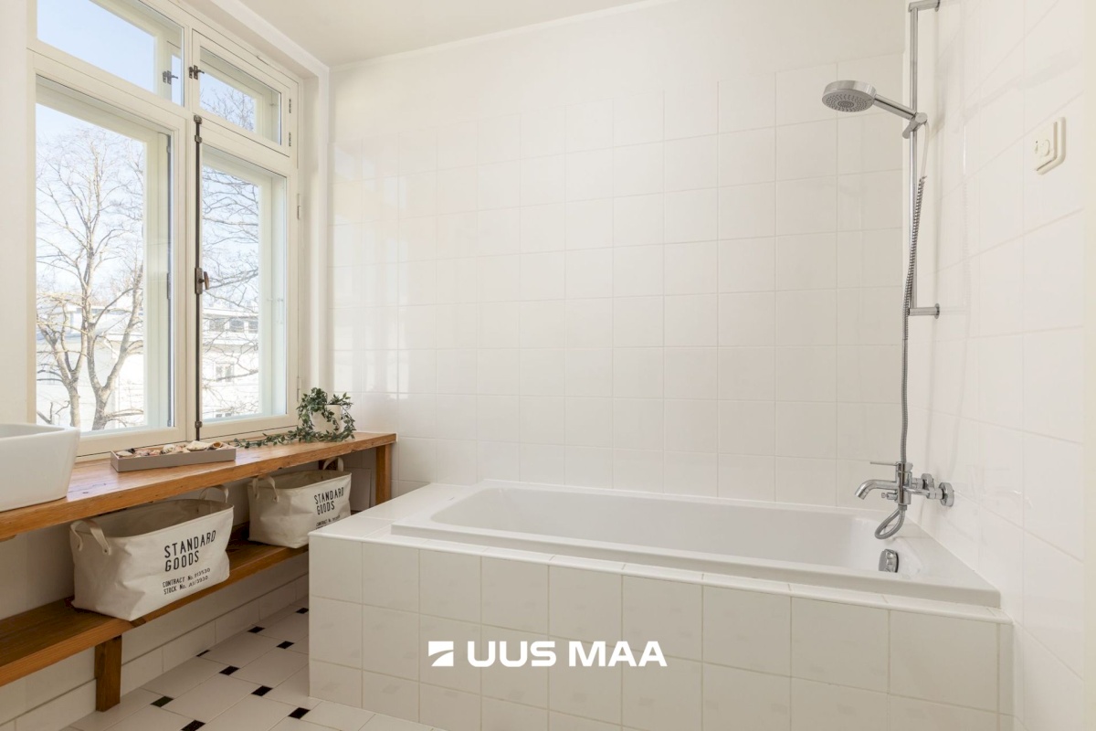 Tallinn, Kesklinna linnaosa, Kadriorg, F.J. Wiedemanni 11