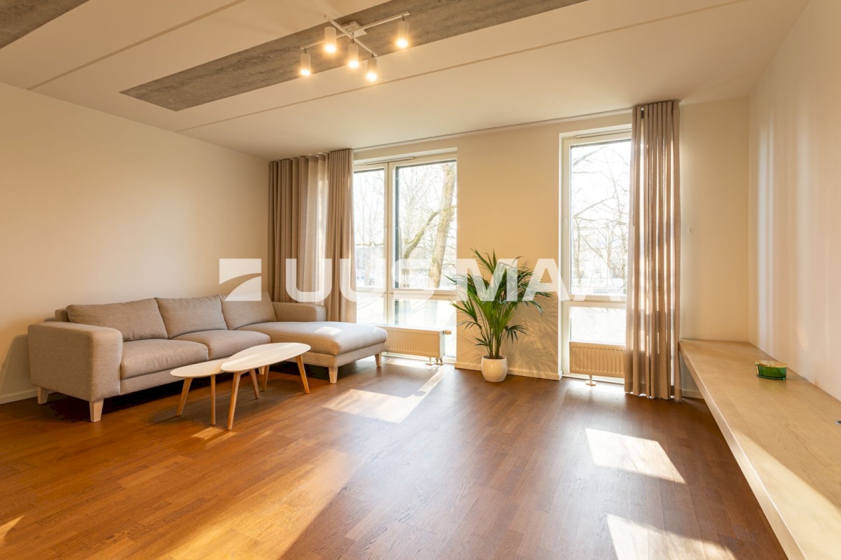 Tallinn, Kesklinna linnaosa, Kadriorg, Liivaoja 4b