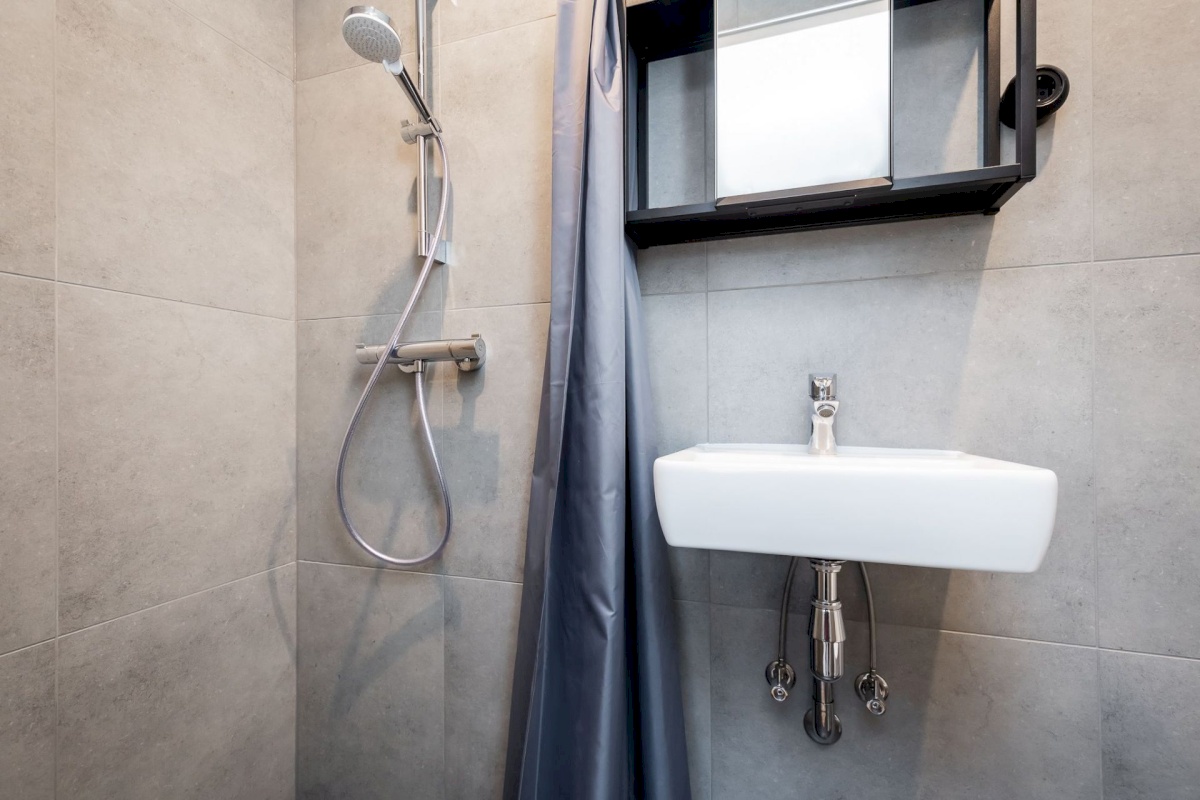 Tallinn, Kesklinna linnaosa, Uus Maailm, Luha 9