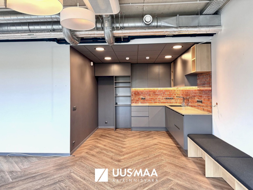 Tallinn, Mustamäe linnaosa, A. H. Tammsaare tee 92