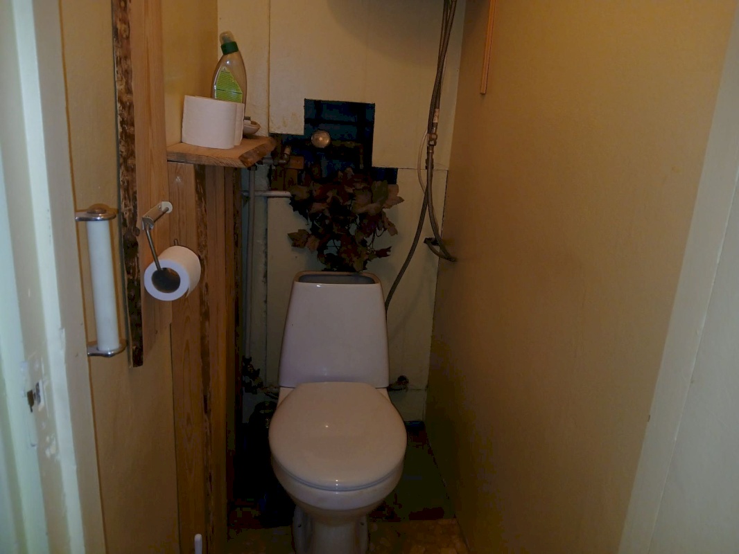 Lääneranna vald, Koonga küla, Keskuse 8