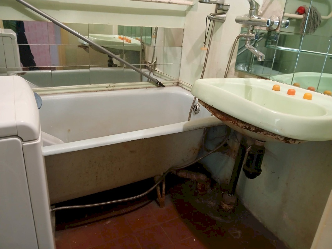 Lääneranna vald, Koonga küla, Keskuse 8