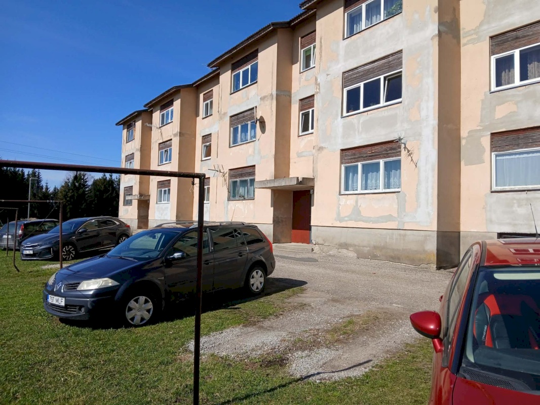 Lääneranna vald, Koonga küla, Keskuse 8