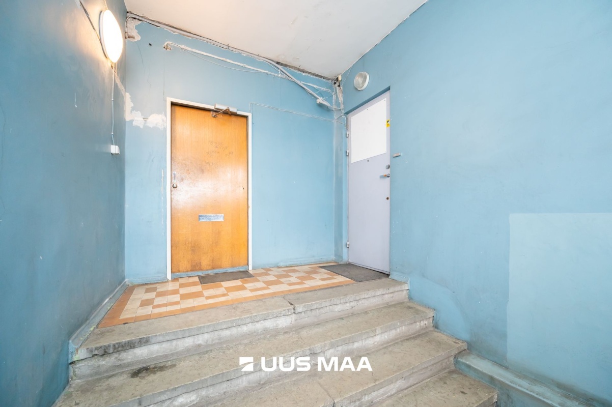 Tallinn, Kesklinna linnaosa, Uus Maailm, Pärnu mnt 82