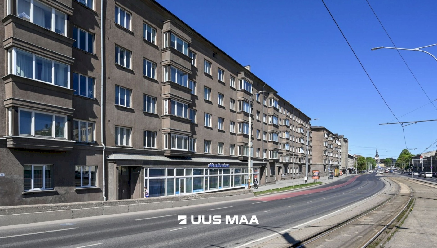Tallinn, Kesklinna linnaosa, Uus Maailm, Pärnu mnt 82
