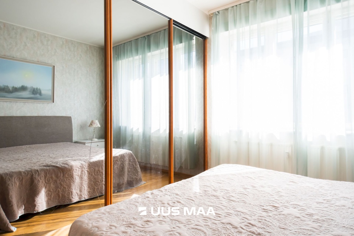 Tallinn, Kesklinna linnaosa, Kaubamaja 4