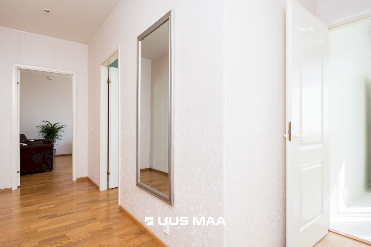 Tallinn, Kesklinna linnaosa, Kaubamaja 4