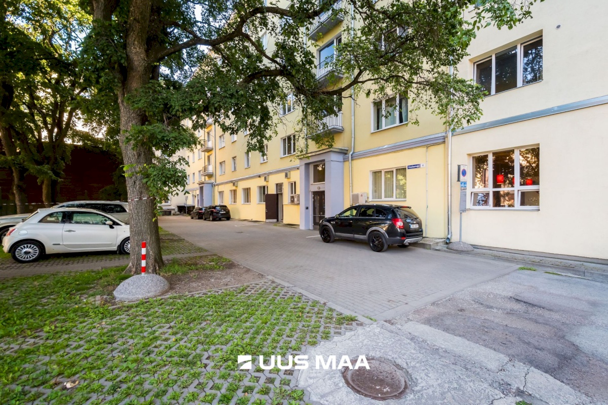 Tallinn, Kesklinna linnaosa, Kaubamaja 4