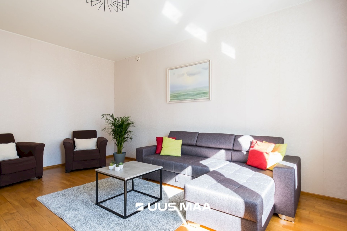 Tallinn, Kesklinna linnaosa, Kaubamaja 4