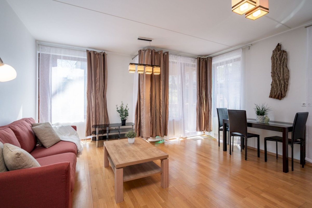 Tartu linn, Tartu linn, Kesklinn, Vallikraavi 12