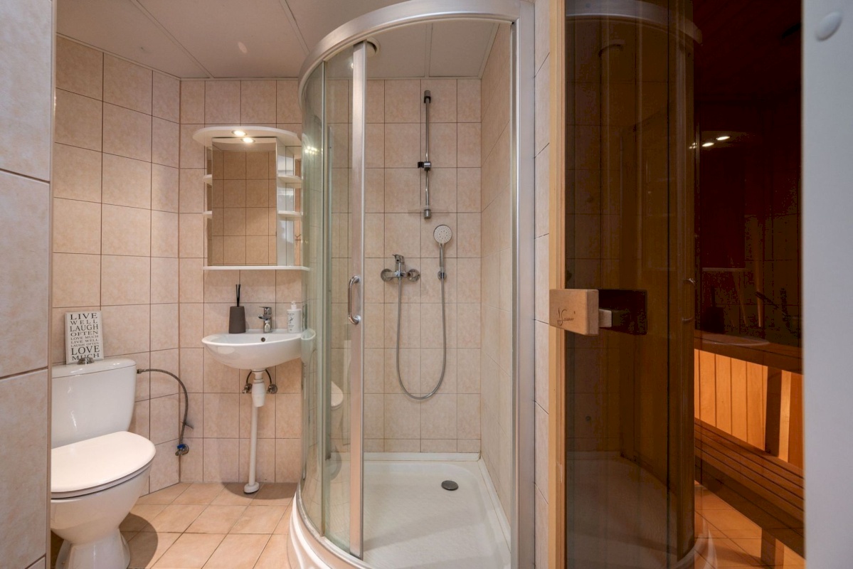 Tartu linn, Tartu linn, Kesklinn, Vallikraavi 12