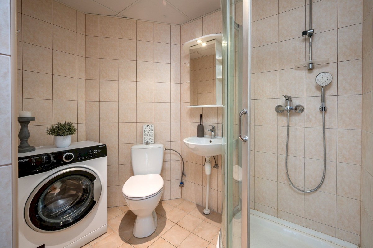 Tartu linn, Tartu linn, Kesklinn, Vallikraavi 12