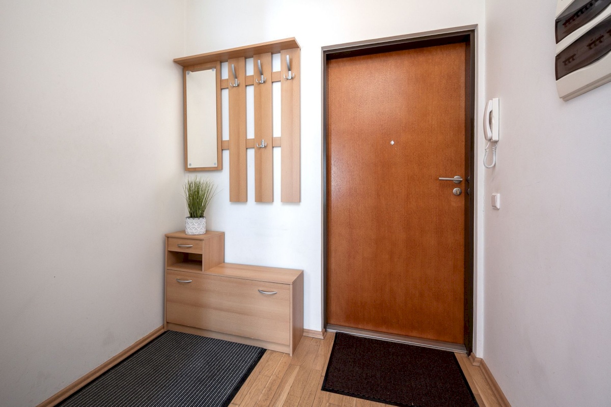 Tartu linn, Tartu linn, Kesklinn, Vallikraavi 12