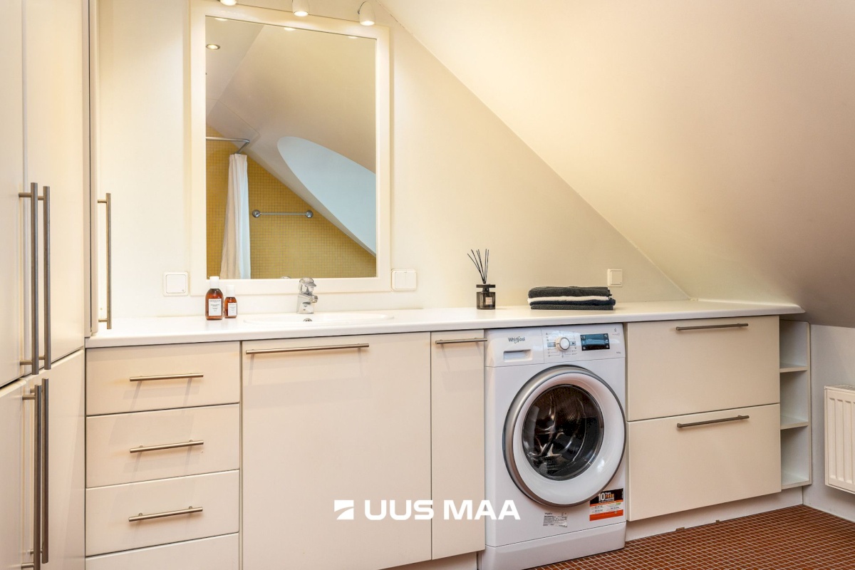 Tallinn, Kesklinna linnaosa, Kadriorg, Koidula 28