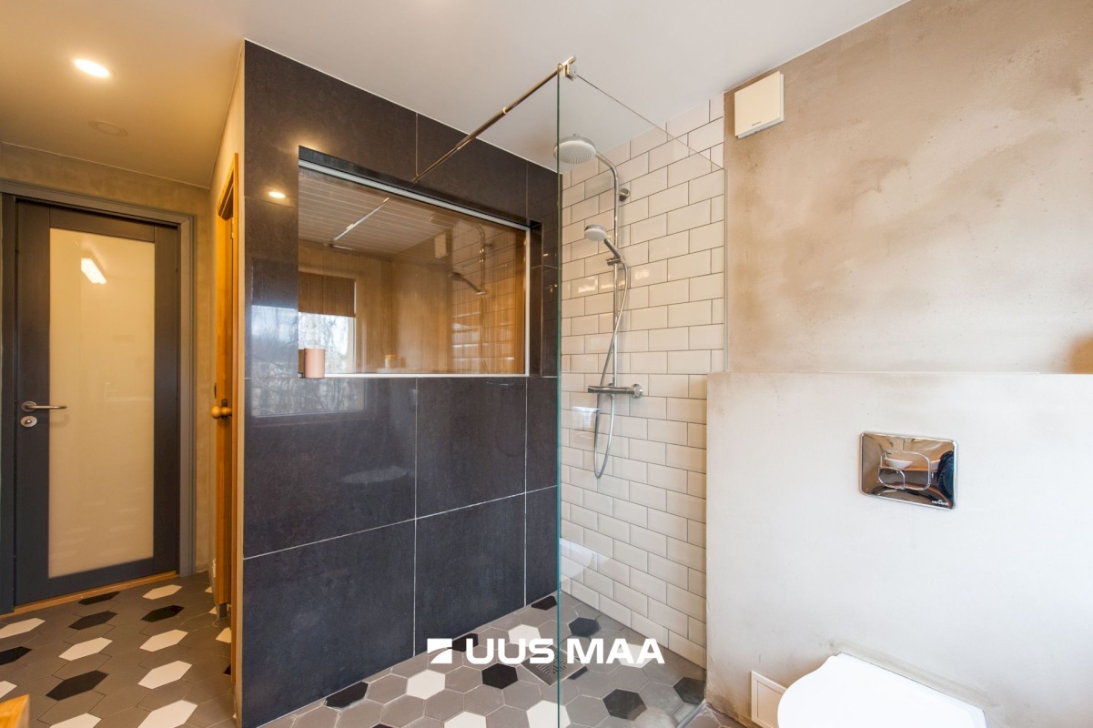 Tallinn, Mustamäe linnaosa, Mustamäe, Mustamäe tee 96